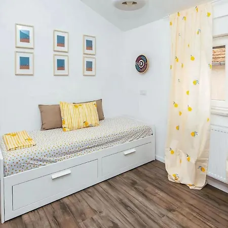Pet Friendly Apartment In Benkovac Apartmán *