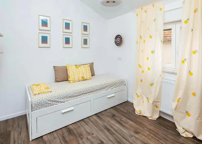 Pet Friendly Apartment In Benkovac Appartement *